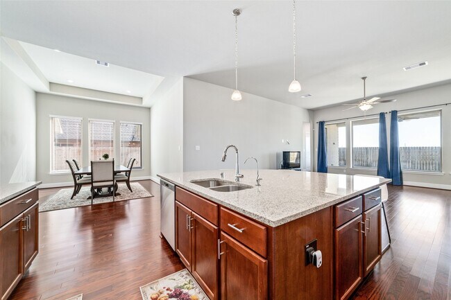 Photo - 10419 Talitha Trl