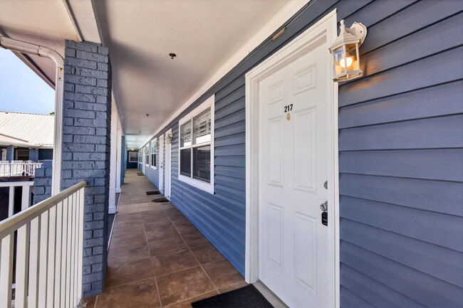 Building Photo - TDY Special! Furnished rental Unit 217