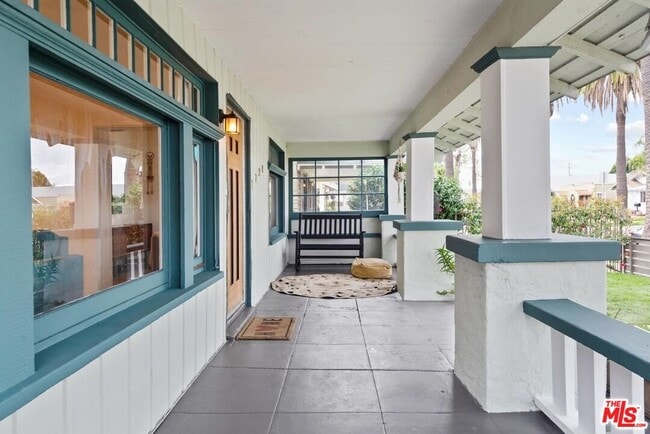 Photo - 1728 W 39th St