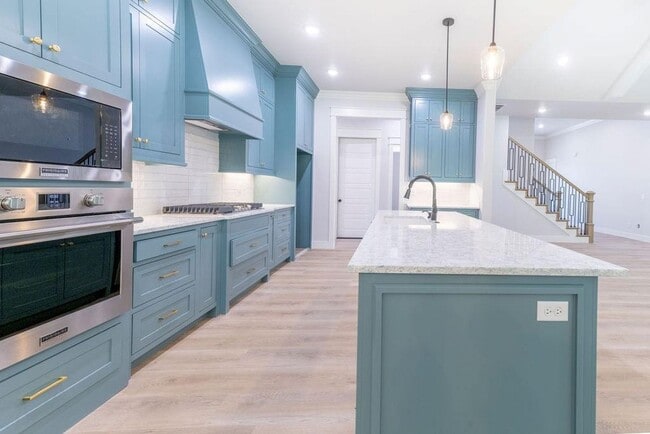 Photo - 5 bedroom CUSTOM BUILT home in Elm Springs MUST SEE