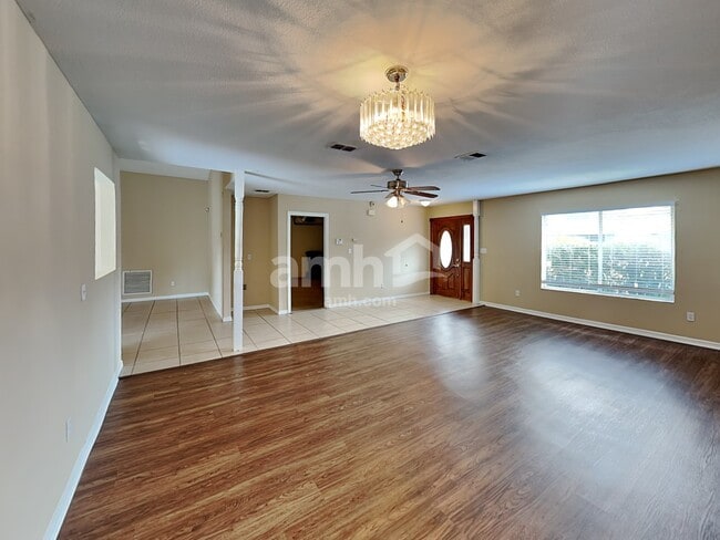 Photo - 1014 Gore Dr