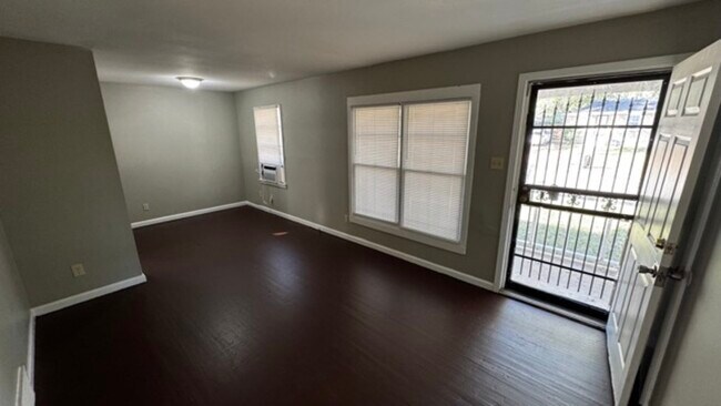 Photo - 2183 Cassie Ave