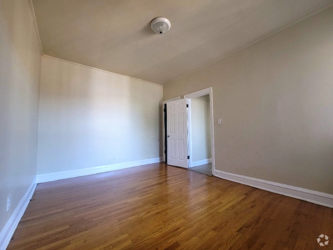 Building Photo - 1643 W 80th St Rental