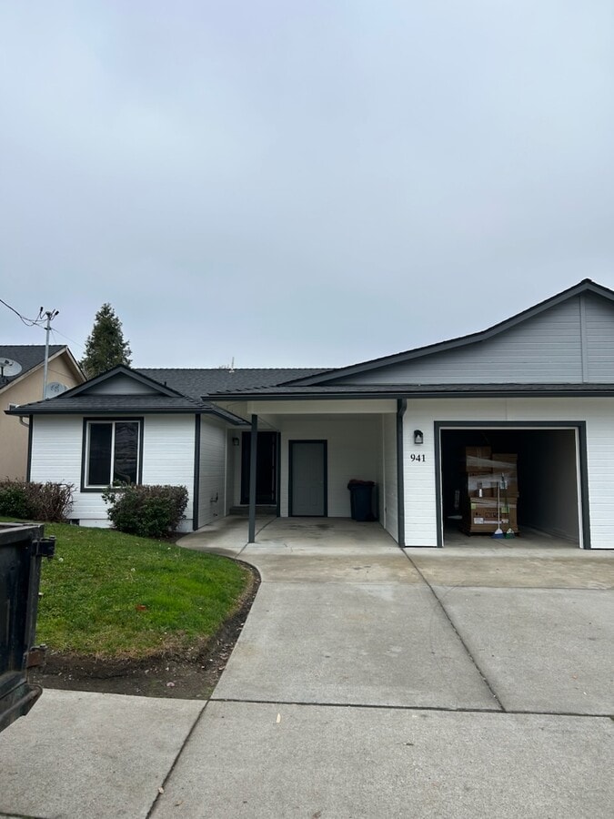 Photo - 941 Laurel St