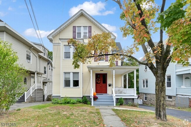 Building Photo - 197 Morris St Rental