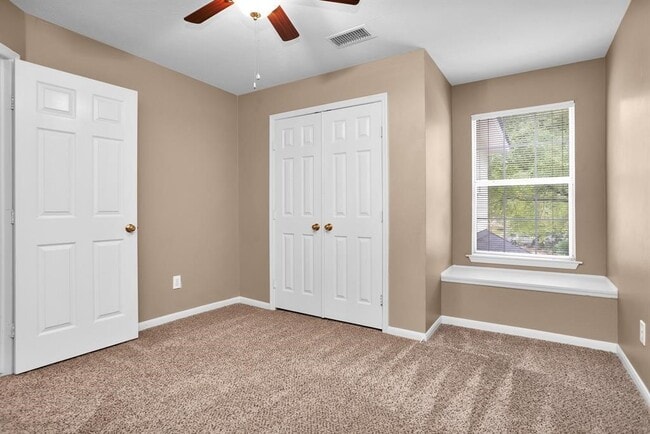 Photo - 111 S Winterport Cir