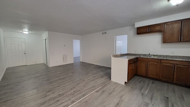 Photo - 2908 Marlin Ave