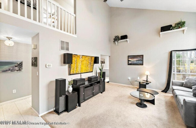 Photo - 502 Cobain Rd