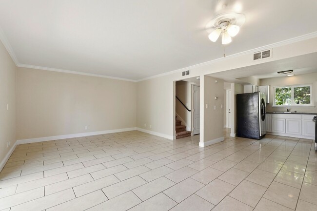 Photo - 5943 Mack Rd