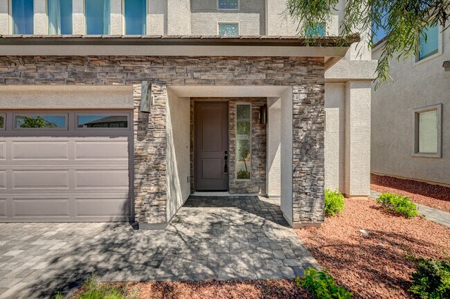 Photo - 630 Great River Ave