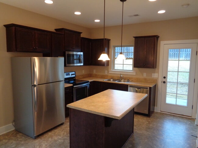 Photo - Town home for rent! Available to View with 48 Hour Notice!!!
