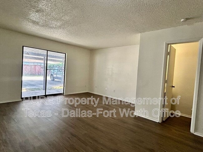 Photo - 1126 Highbush Dr