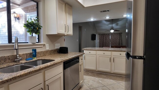 Photo - 1809 Highland Park Ave