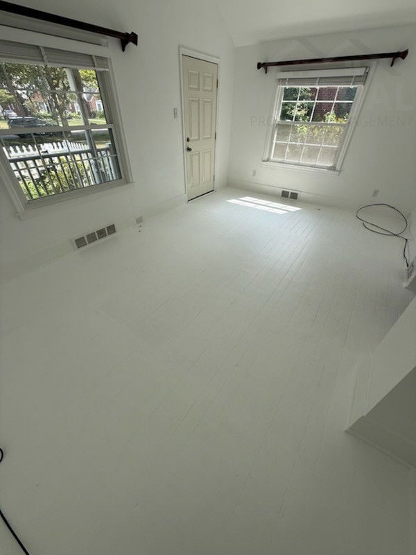 Photo - 381 Kerby Rd