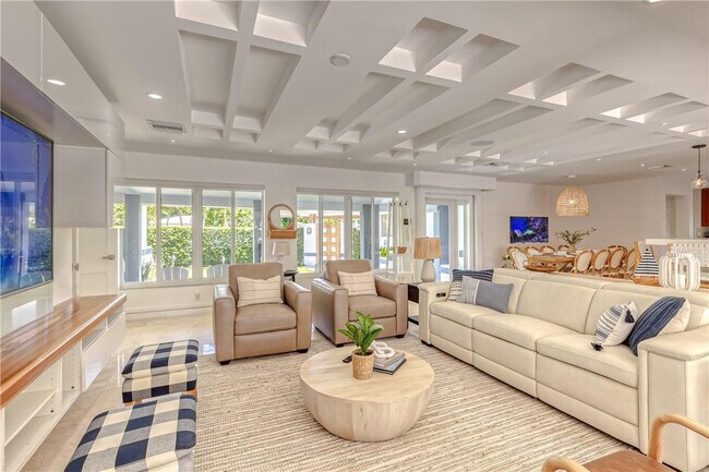 Photo - 268 Imperial Ln