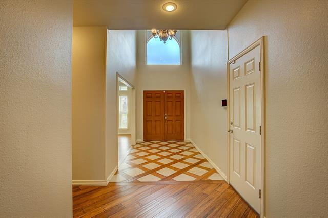 Photo - 6003 Derek Trail