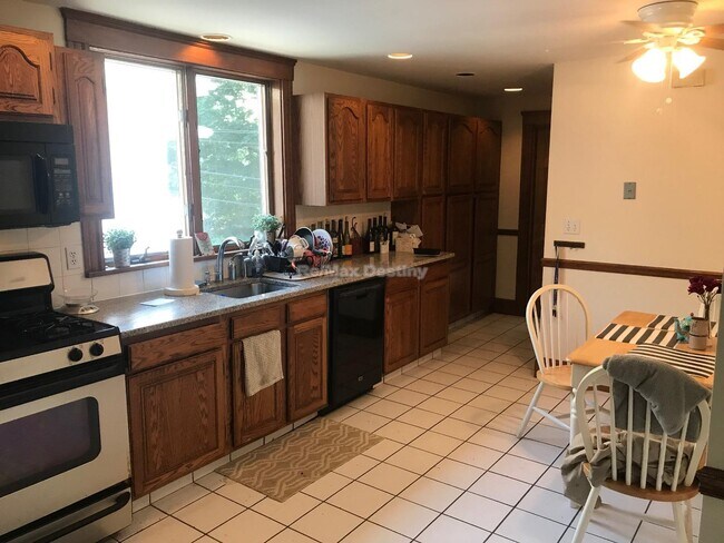 Photo - 40 Walker St Unit 2