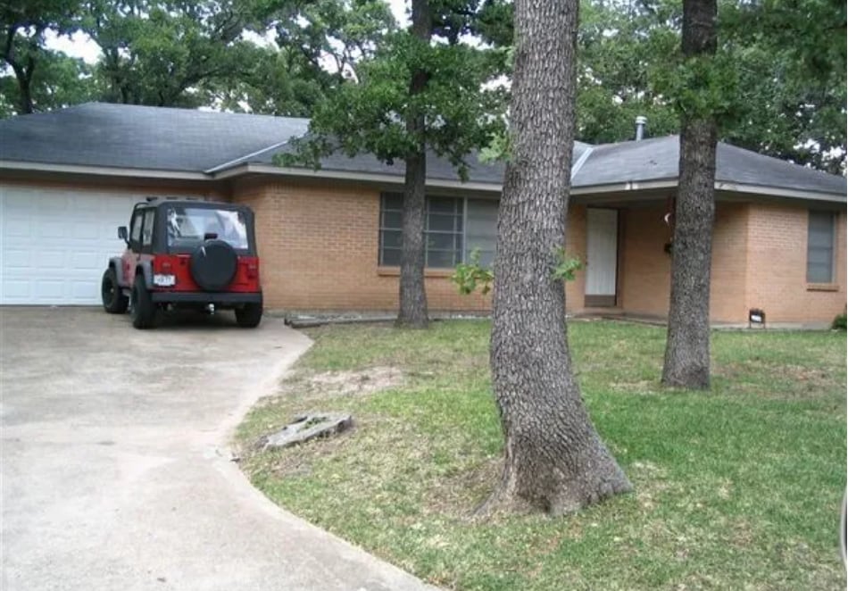Photo - 4005 Oaklawn St (Bryan, TX)