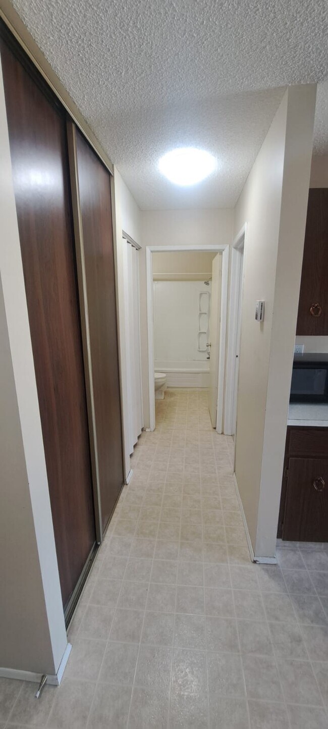 Photo - 4507-444 44 Ave Unit 408