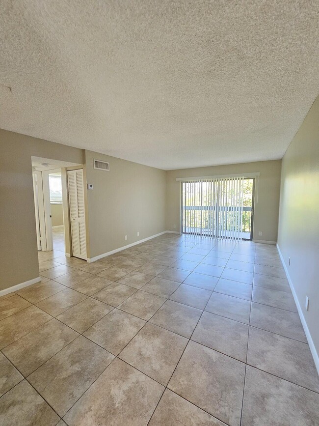 Building Photo - 1750 N Congress Ave Unit 405