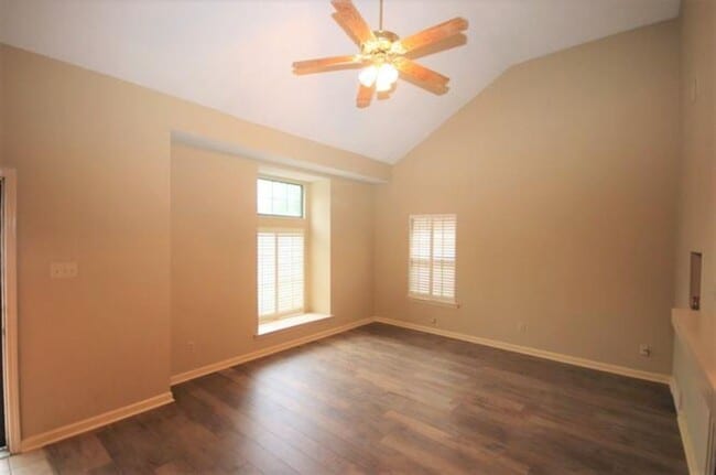 Photo - 1643 Oaken Bucket Dr