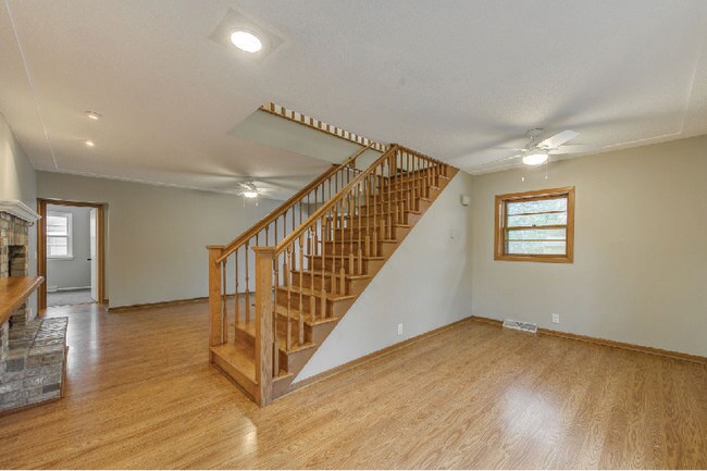 Photo - 65 Hackberry Hill