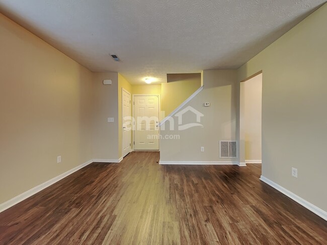 Photo - 355 Hennepin Dr