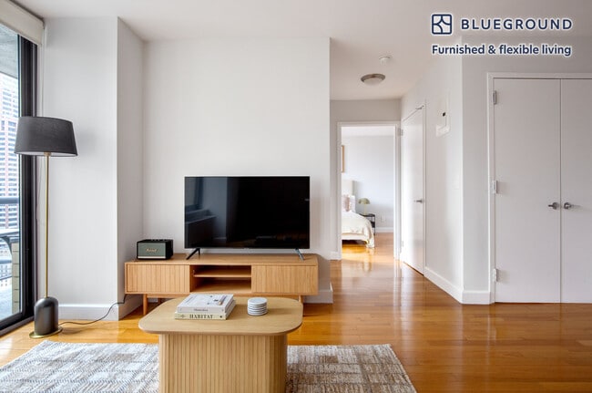 Photo - 235 W 48th St Unidad SI FL38-ID1401