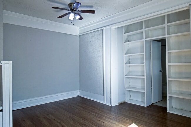 Photo - 4942-4954 W Pine