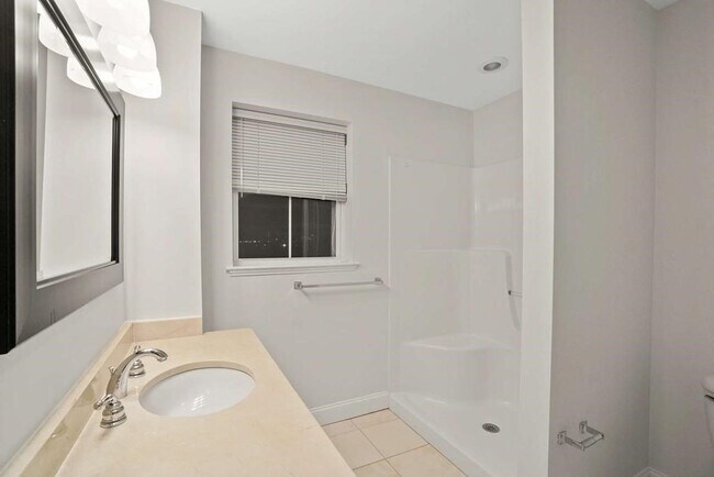 Photo - 120 Wyllis Ave Unit 424