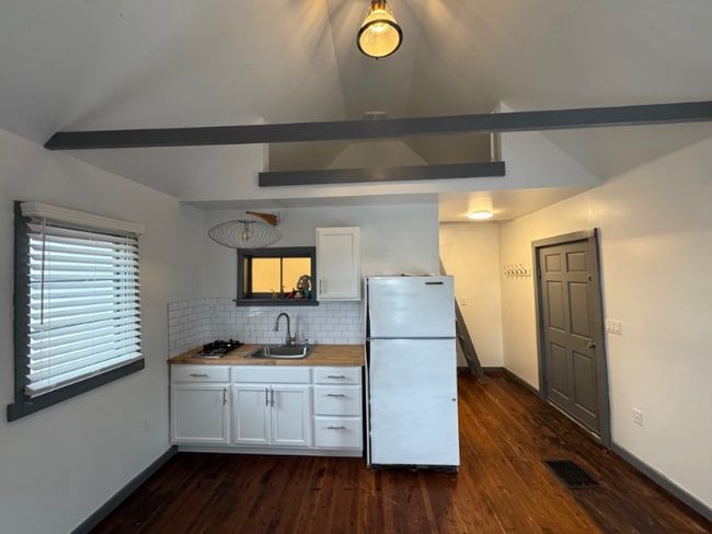 Building Photo - 16401 Hwy 99