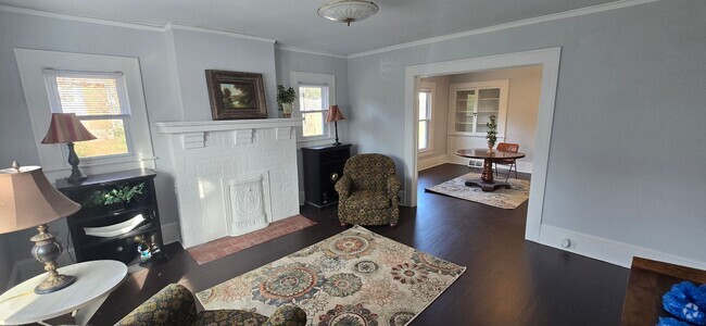 Building Photo - Bright and cozy cottage in Gordon Manor Rental