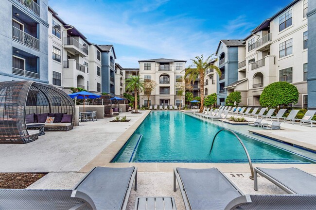 Building Photo - Portico Kirby