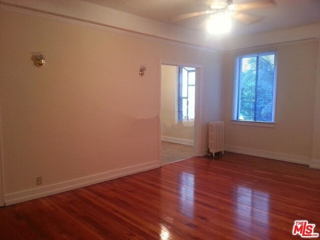 Photo - 630 S Kenmore Ave Unit 100