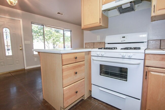 Photo - 202 Robinson Dr Unit #2