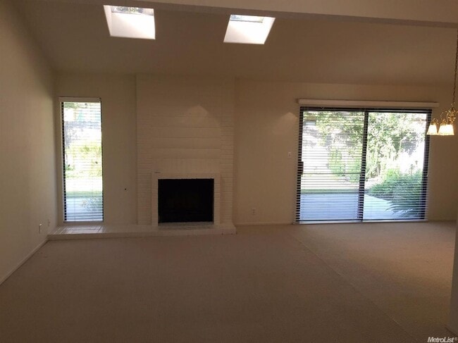 2263 Lido Cir