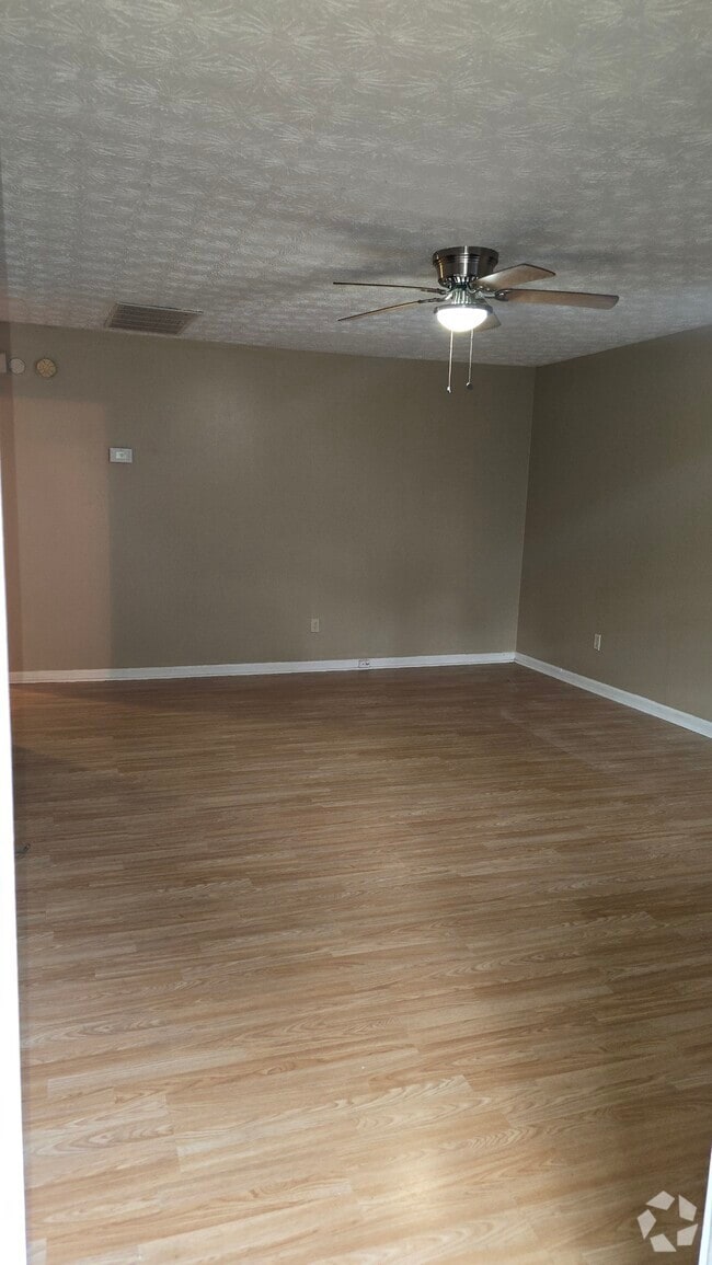 Building Photo - 8372 Warren Dr Unit 8372 Rental