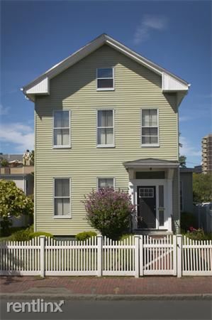 1 br, 1 bath Duplex - 13 Pleasant St # 101 1 - 1 br, 1 bath Duplex - 13 Pleasant St # 101 1 Townhome