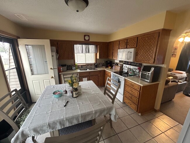 Photo - 613 N 40th St