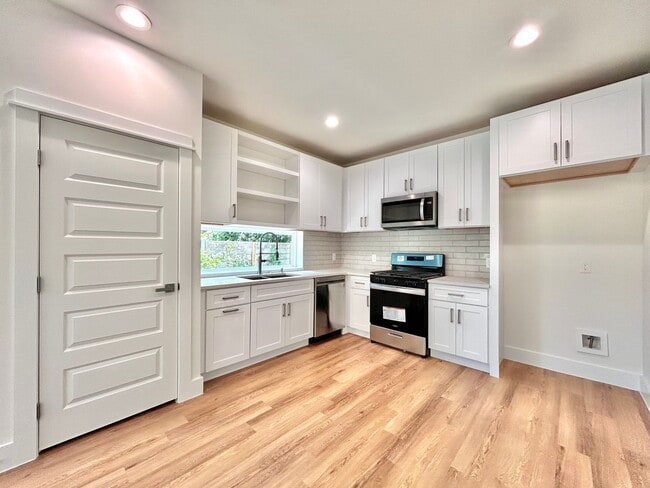 5605 Samuel Huston Ave Unit 2