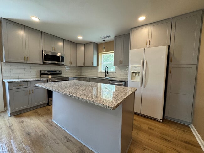 Photo - 5026 Young Rd