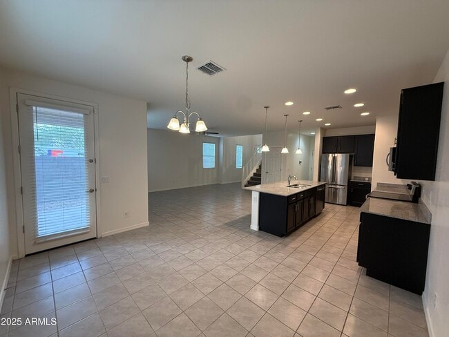 Photo - 905 S Canal Dr