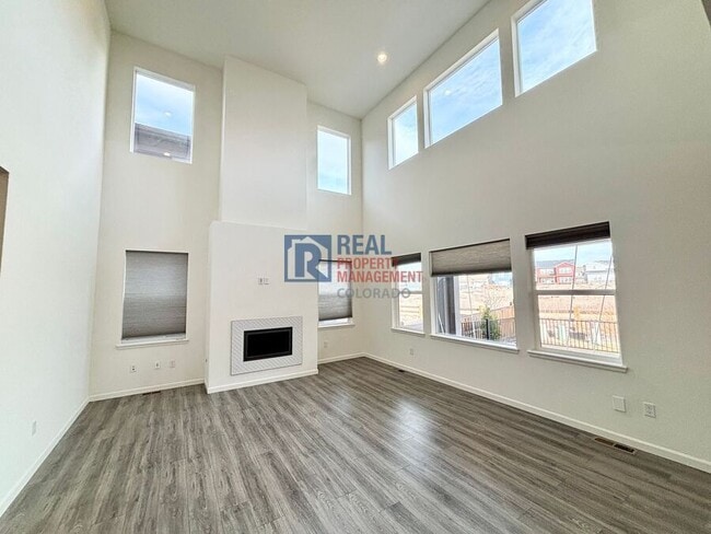 Building Photo - 4662 High Mesa Cir