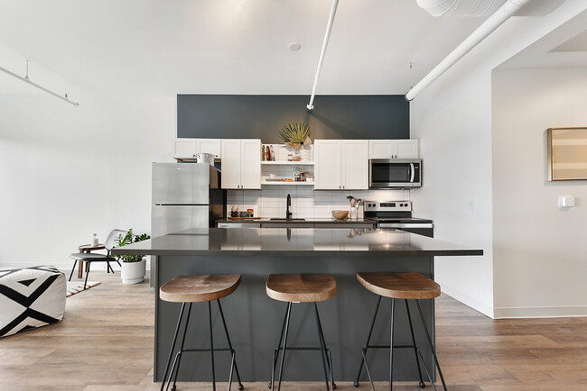 Building Photo - 1709 FIFTH AVE Rental