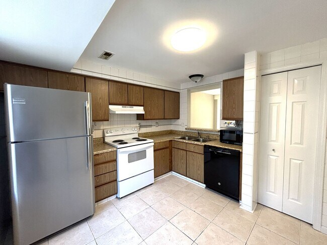 9620F Vinca Circle