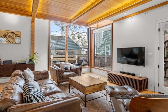 Photo - 106 Orchard St