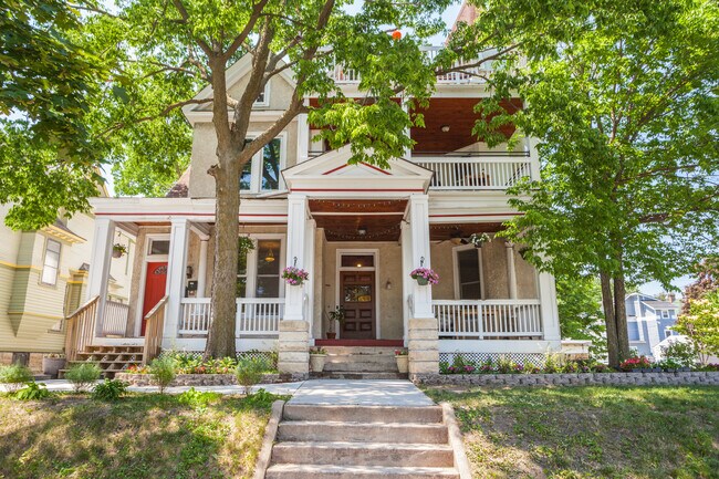 2600 Colfax Ave S Unit Turret Treehouse