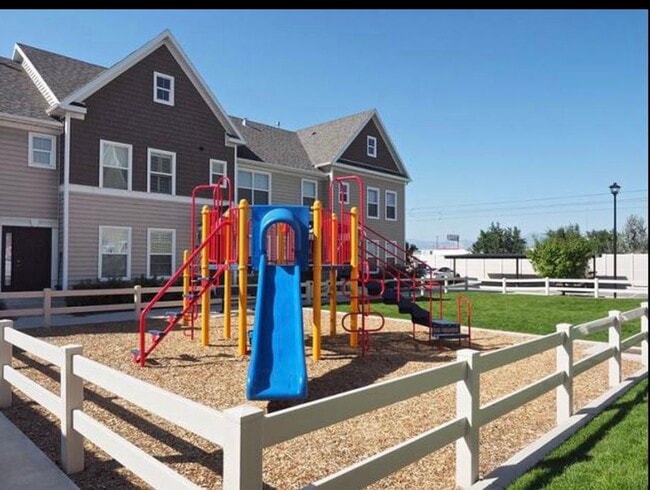 Photo - 181 W Carrick Dr