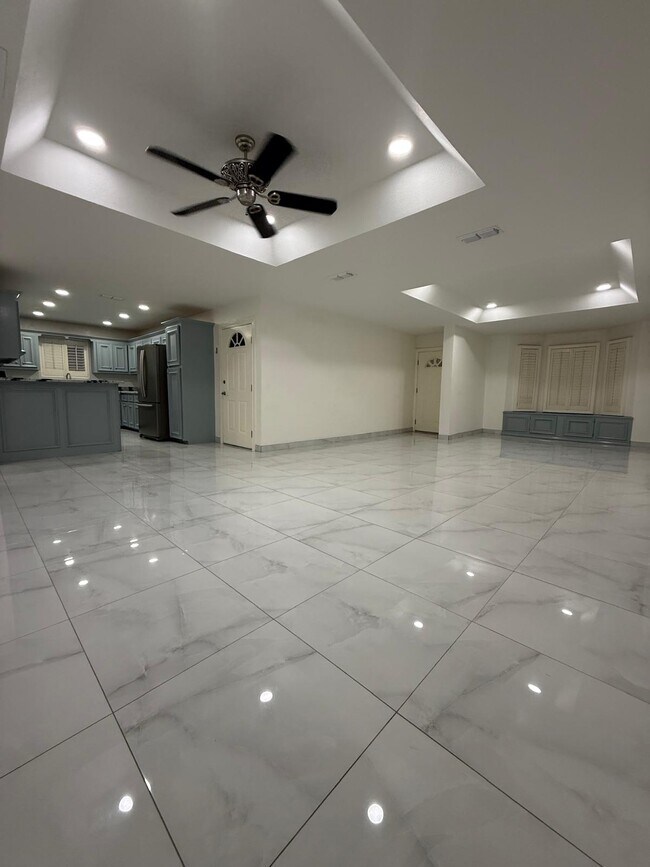 Photo - 4304 W Rogers Rd