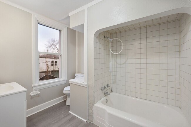 Photo - 1210 Maple Avenue Unit 1210-2_BT